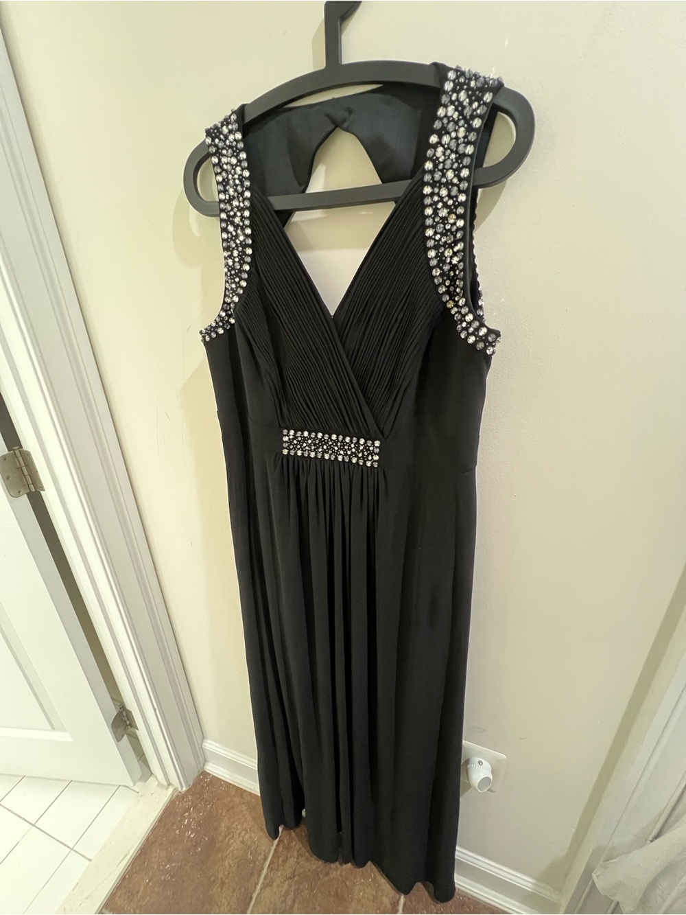 Black Embellished Sleeveless Evening Dress